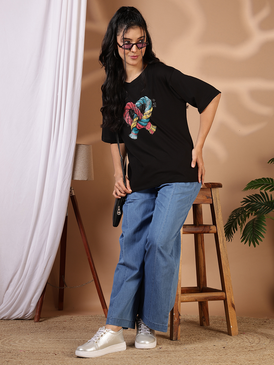 Knot Your Average Tee Black